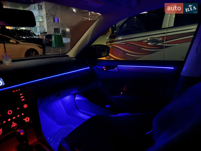 Седан Volkswagen Passat 2014 в Киеве фото 29 Седан Volkswagen Passat 2014 в Киеве