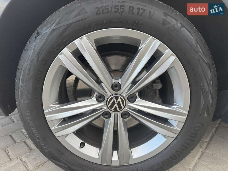 Универсал Volkswagen Passat 2021 в Луцке