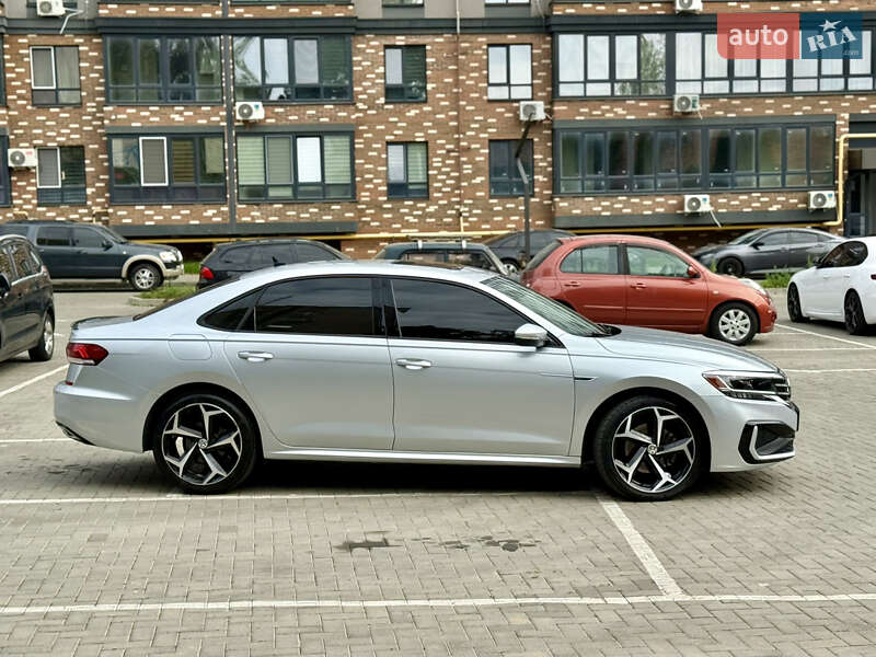 Седан Volkswagen Passat 2020 в Житомирі