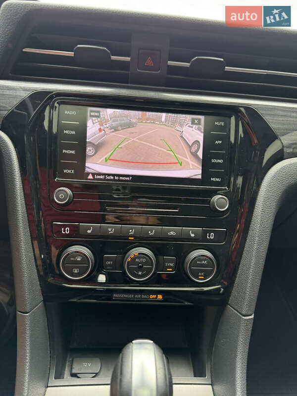 Седан Volkswagen Passat 2020 в Житомирі