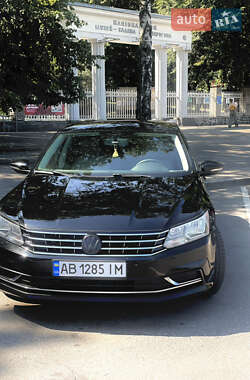 Седан Volkswagen Passat 2015 в Виннице