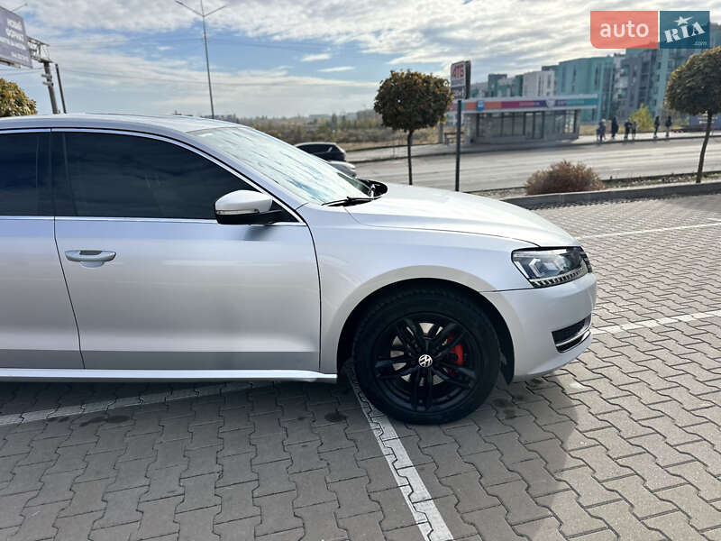 Седан Volkswagen Passat 2013 в Софиевской Борщаговке
