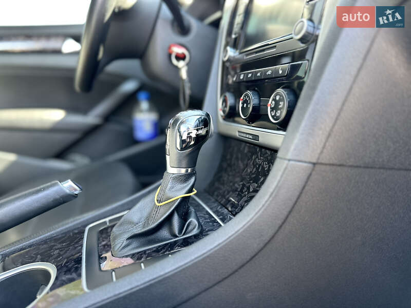 Седан Volkswagen Passat 2013 в Софиевской Борщаговке