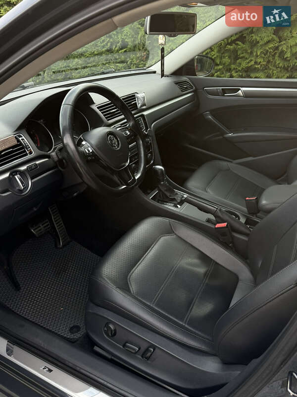 Седан Volkswagen Passat 2016 в Ужгороде