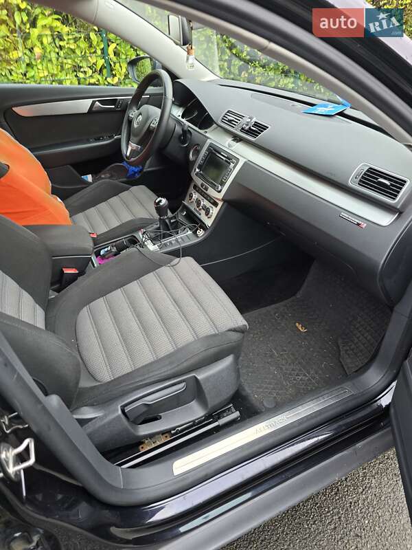 Універсал Volkswagen Passat 2014 в Запоріжжі