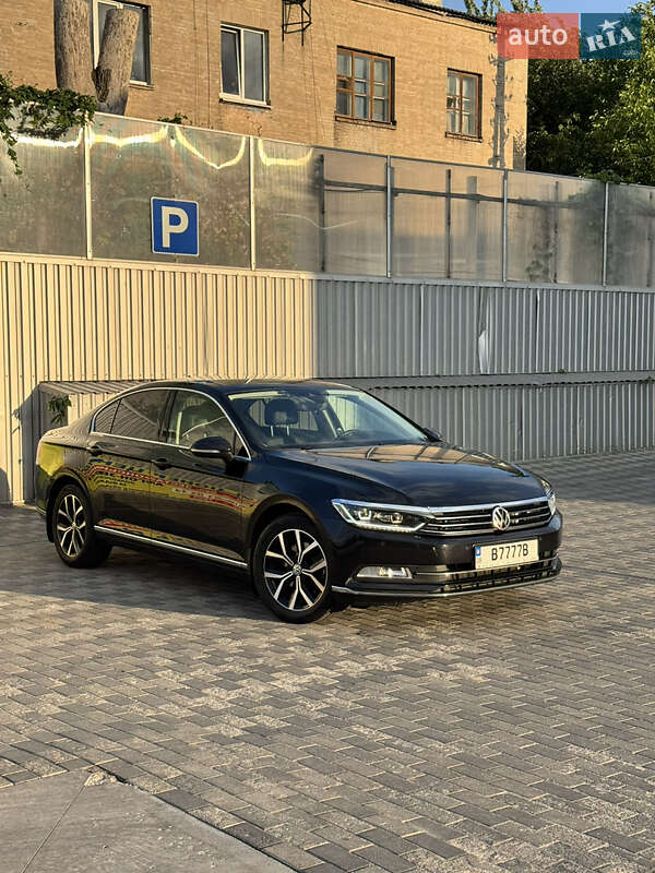 Седан Volkswagen Passat 2018 в Запорожье