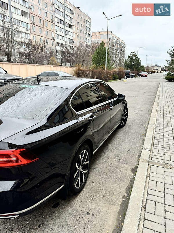 Седан Volkswagen Passat 2018 в Запорожье