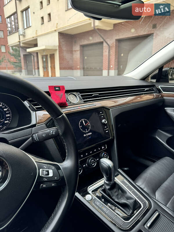Седан Volkswagen Passat 2018 в Запорожье