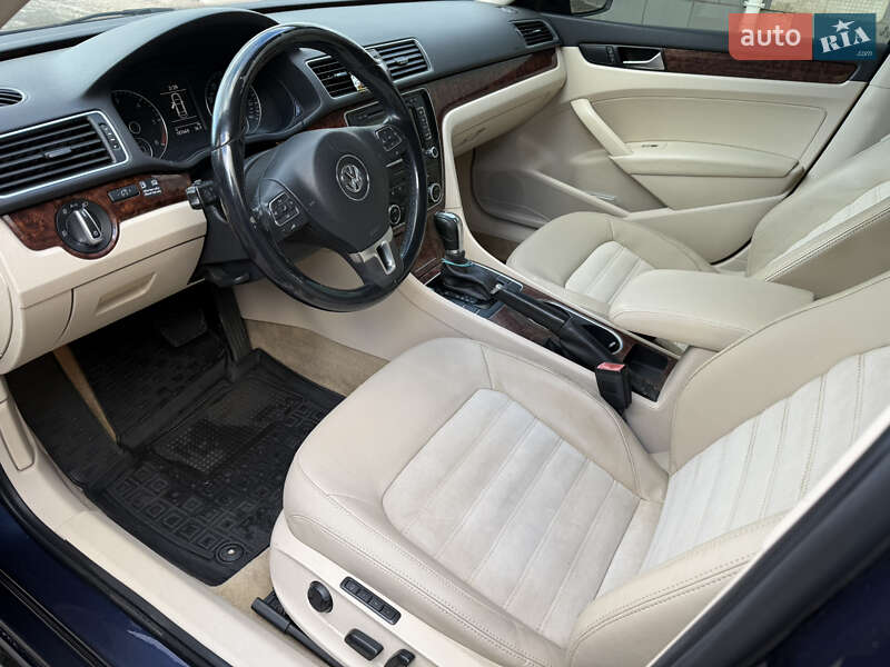 Седан Volkswagen Passat 2012 в Кривом Роге