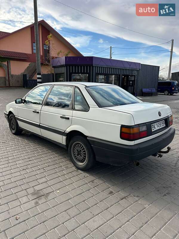 Седан Volkswagen Passat 1988 в Ровно фото 4 Седан Volkswagen Passat 1988 в Ровно