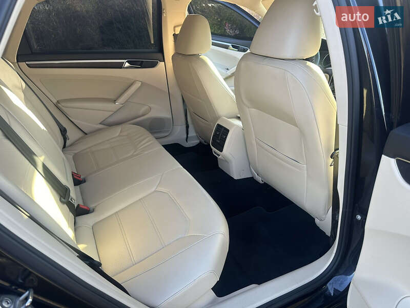 Седан Volkswagen Passat 2018 в Киеве