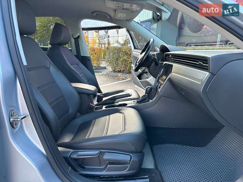Седан Volkswagen Passat 2020 в Киеве фото 11 Седан Volkswagen Passat 2020 в Киеве