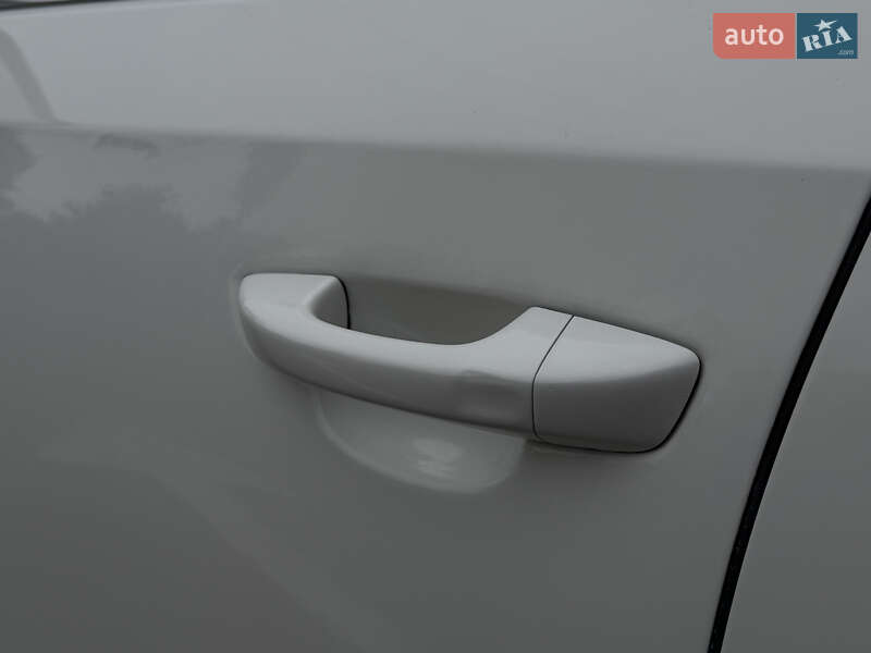 Седан Volkswagen Passat 2015 в Одессе