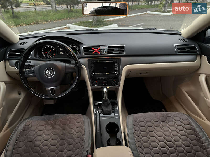 Седан Volkswagen Passat 2015 в Одессе