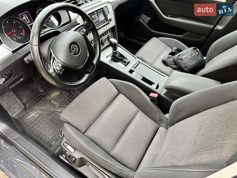 Универсал Volkswagen Passat 2015 в Ровно