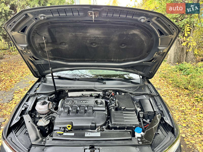 Универсал Volkswagen Passat 2015 в Ровно