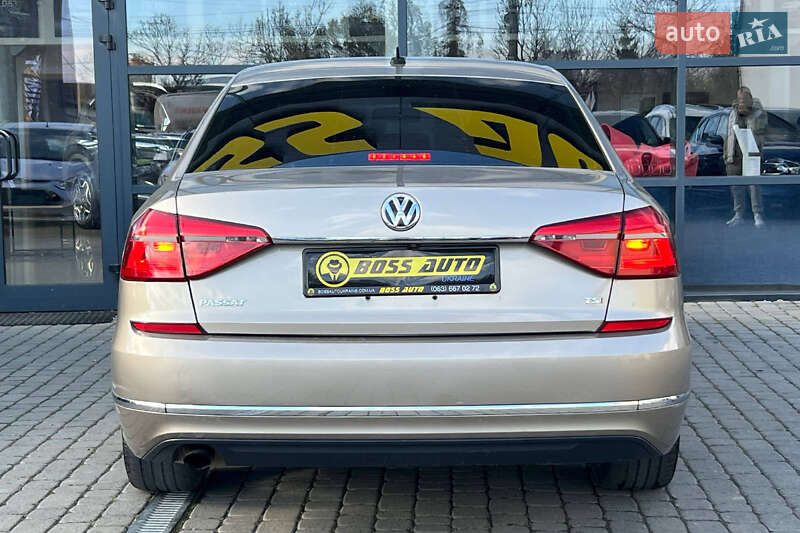Седан Volkswagen Passat 2015 в Ивано-Франковске