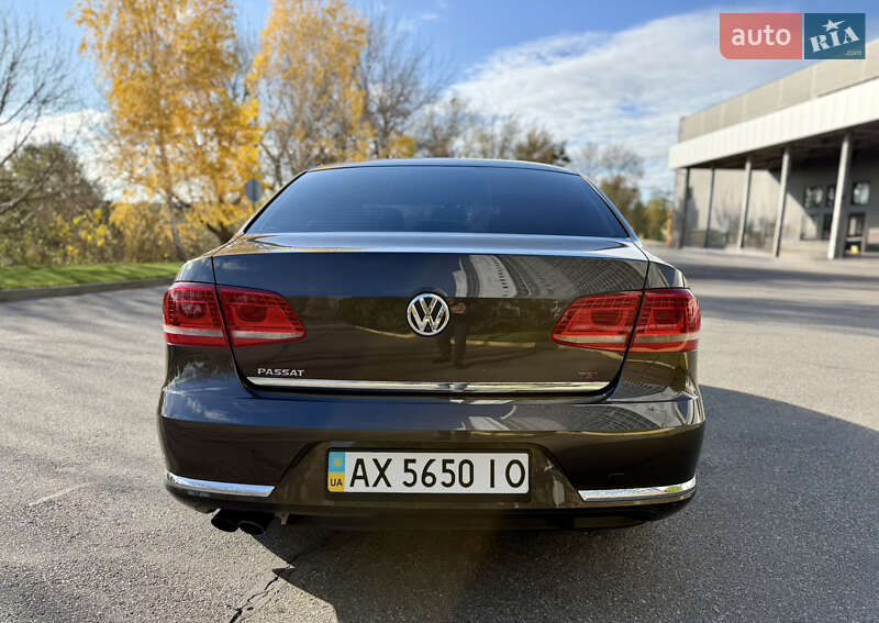 Седан Volkswagen Passat 2011 в Киеве