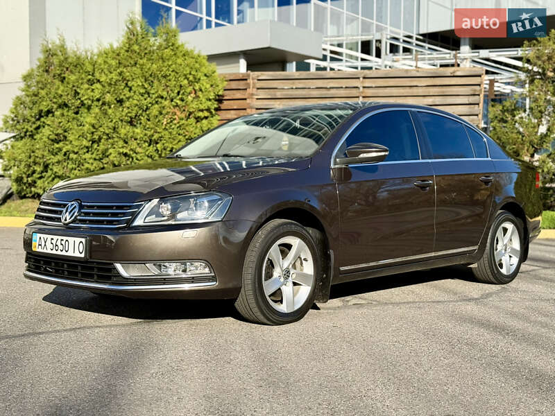 Седан Volkswagen Passat 2011 в Киеве
