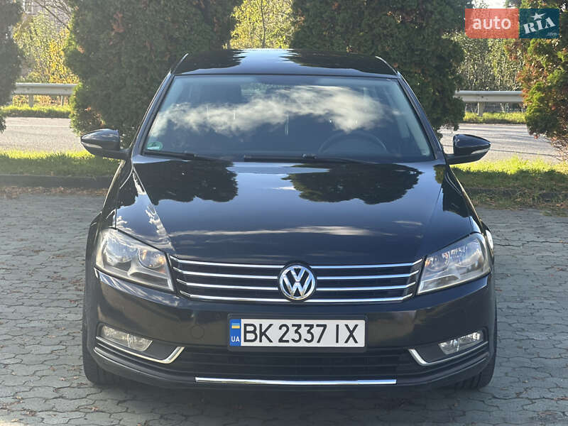 Седан Volkswagen Passat 2013 в Дубні