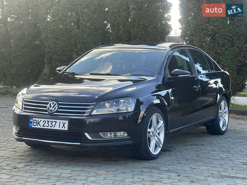 Седан Volkswagen Passat 2013 в Дубні