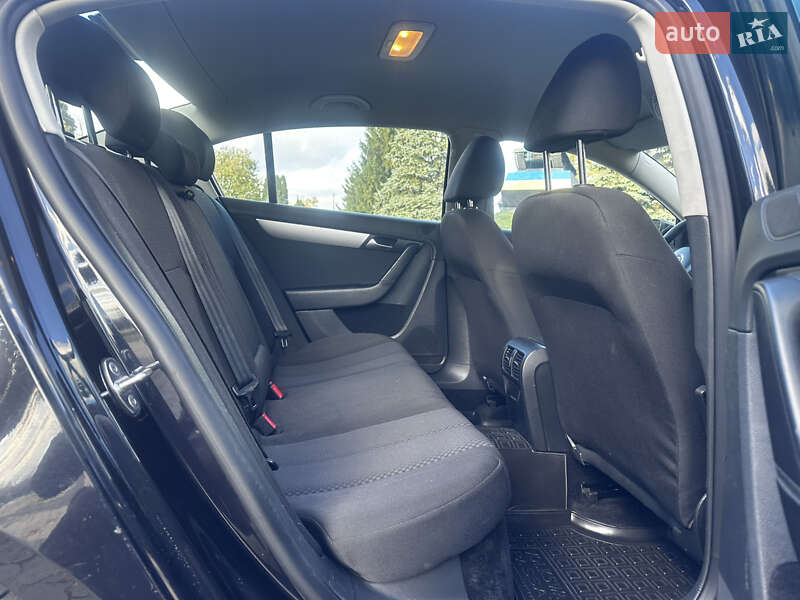 Седан Volkswagen Passat 2013 в Дубні