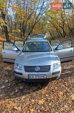 Универсал Volkswagen Passat 2004 в Киеве