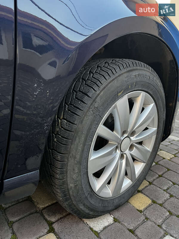 Универсал Volkswagen Passat 2012 в Кельменцах