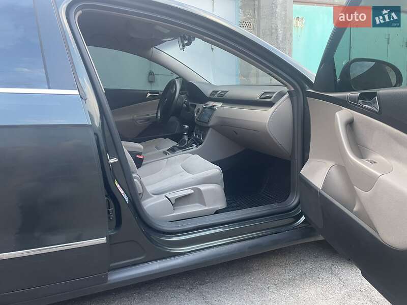 Универсал Volkswagen Passat 2006 в Киеве