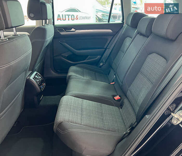 Універсал Volkswagen Passat 2021 в Львові