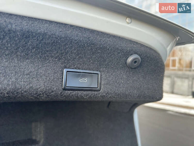 Седан Volkswagen Passat 2016 в Одессе