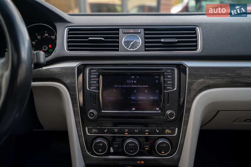 Седан Volkswagen Passat 2016 в Києві