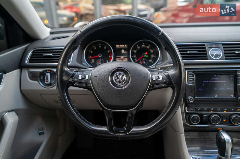 Седан Volkswagen Passat 2016 в Києві