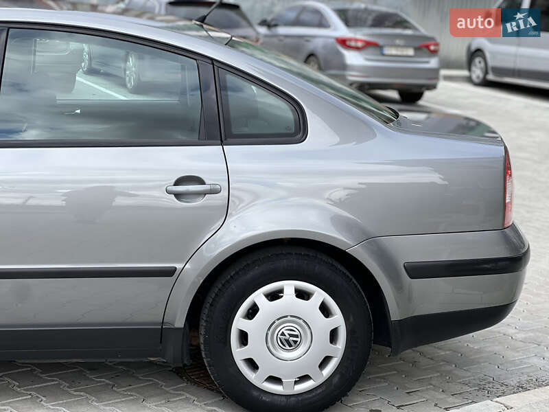 Седан Volkswagen Passat 2001 в Тернополе