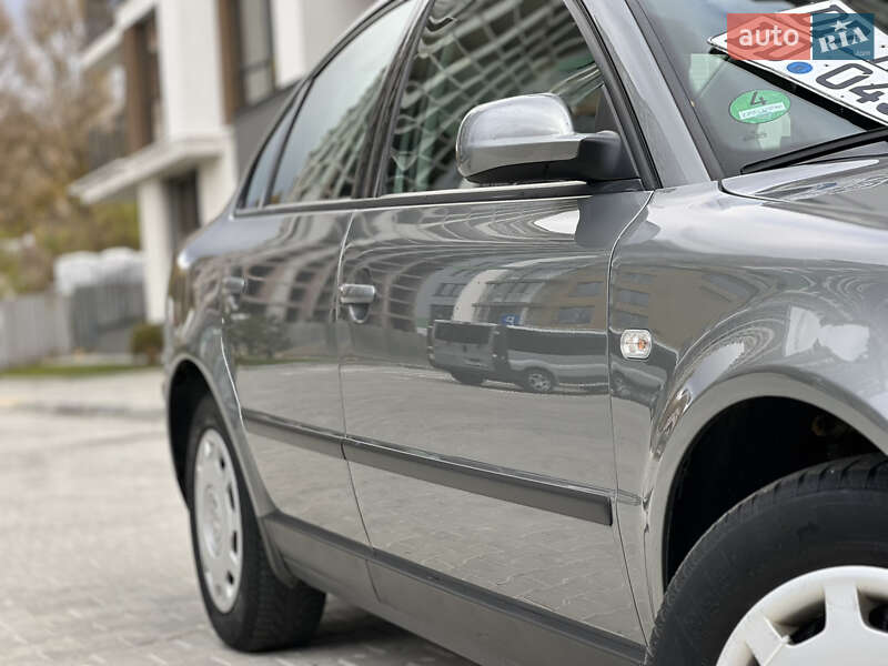Седан Volkswagen Passat 2001 в Тернополе