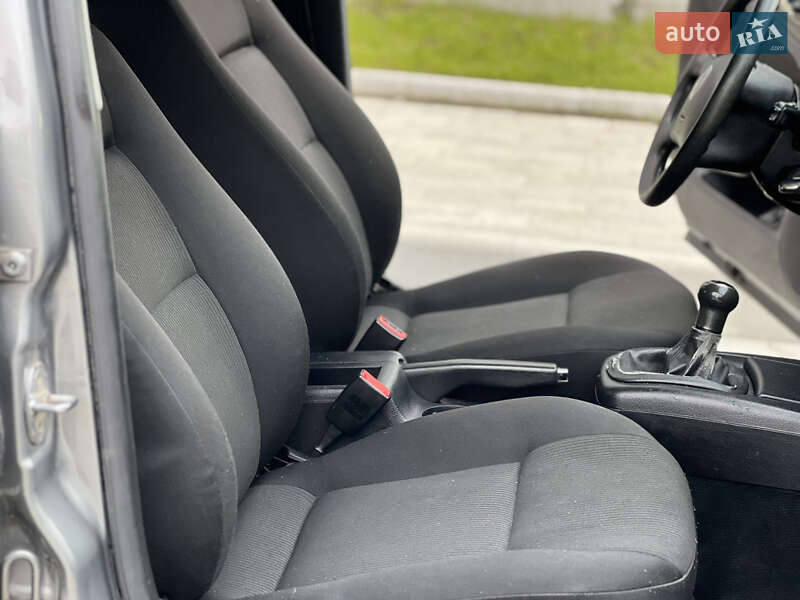 Седан Volkswagen Passat 2001 в Тернополе