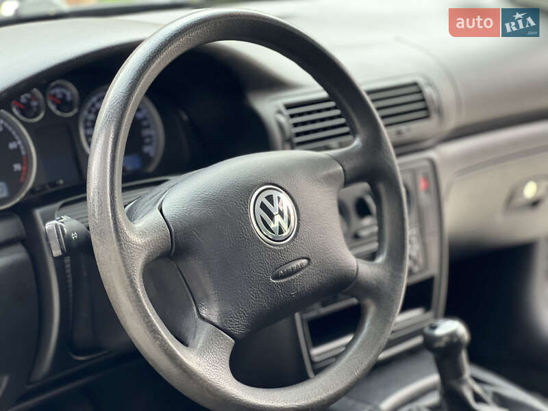 Седан Volkswagen Passat 2001 в Тернополе