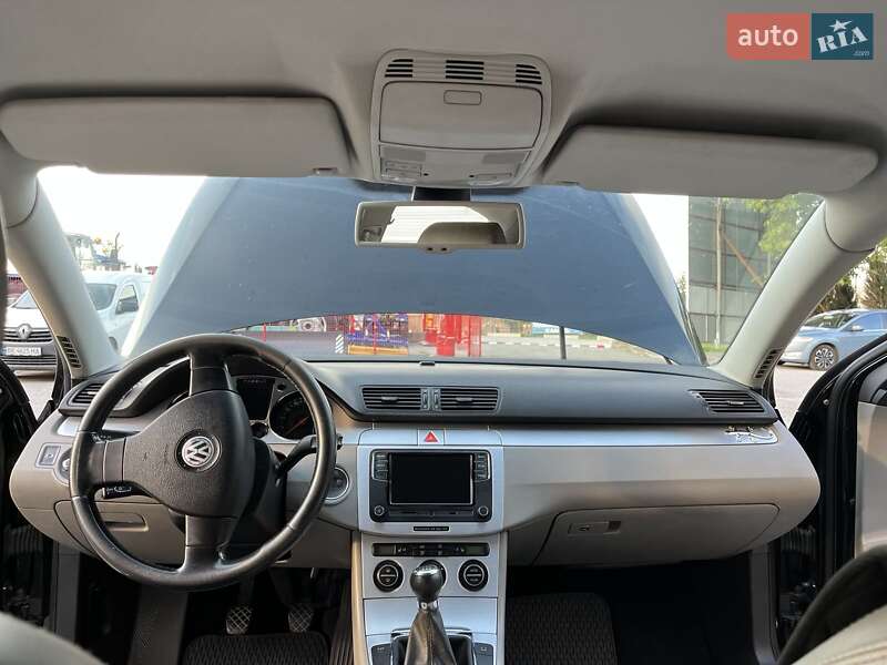 Седан Volkswagen Passat 2006 в Ивано-Франковске