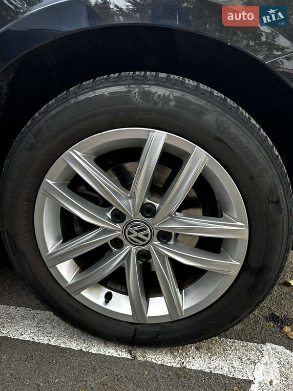 Седан Volkswagen Passat 2014 в Хмельницком