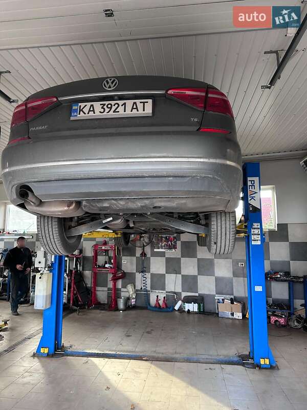 Седан Volkswagen Passat 2016 в Киеве