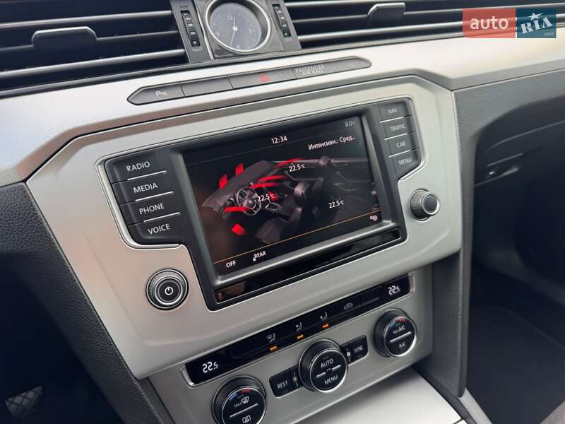 Универсал Volkswagen Passat 2015 в Черновцах