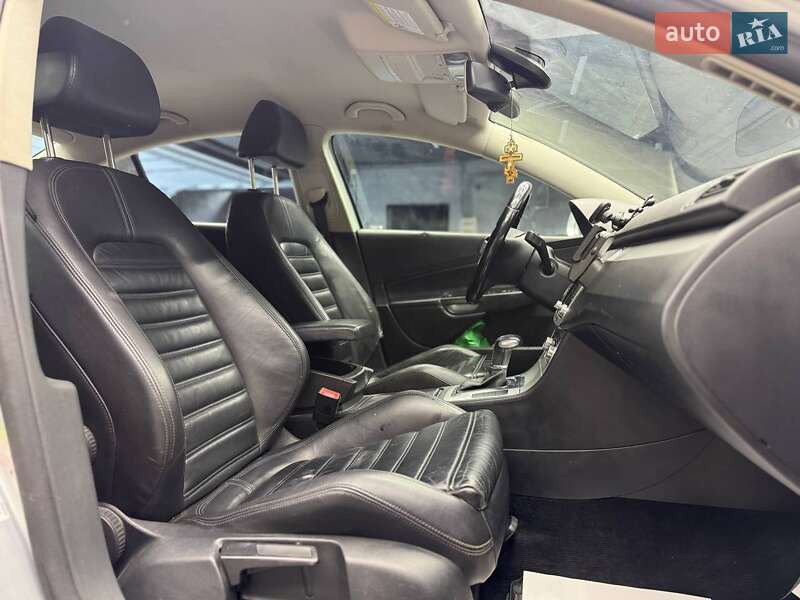 Седан Volkswagen Passat 2010 в Чернівцях