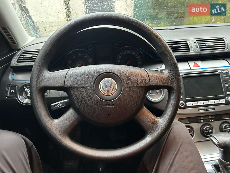 Седан Volkswagen Passat 2005 в Мукачево