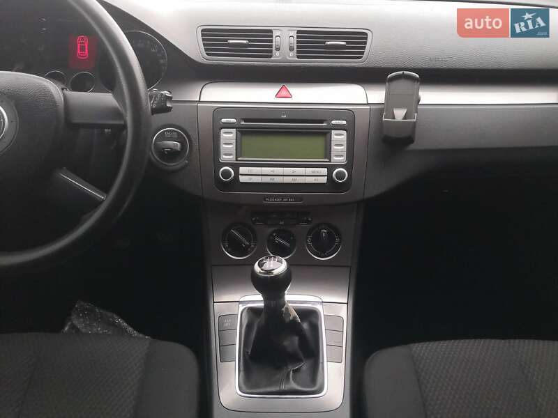 Універсал Volkswagen Passat 2007 в Здолбуніві