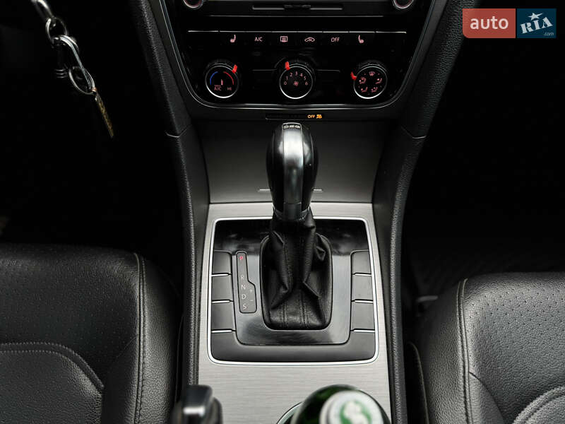 Седан Volkswagen Passat 2014 в Киеве
