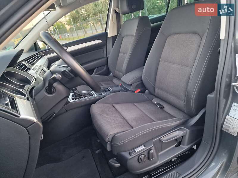 Універсал Volkswagen Passat 2015 в Києві фото 21 Універсал Volkswagen Passat 2015 в Києві