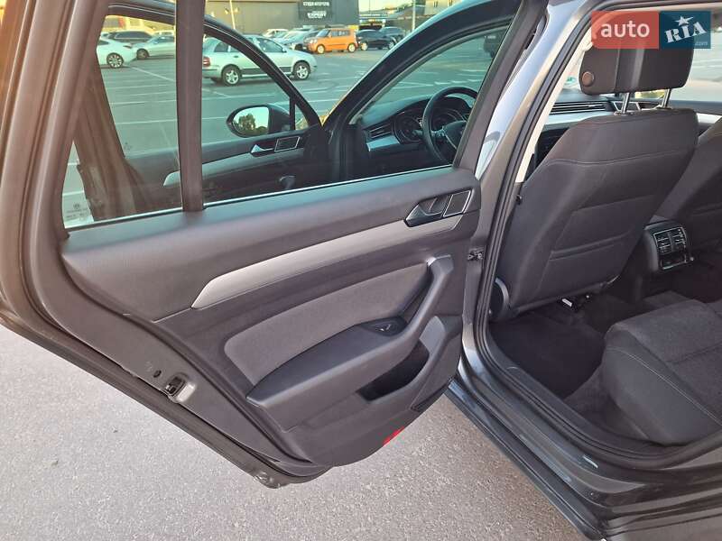 Універсал Volkswagen Passat 2015 в Києві фото 29 Універсал Volkswagen Passat 2015 в Києві