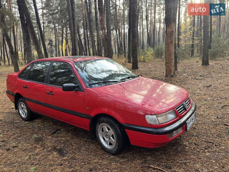 Седан Volkswagen Passat 1993 в Ахтырке