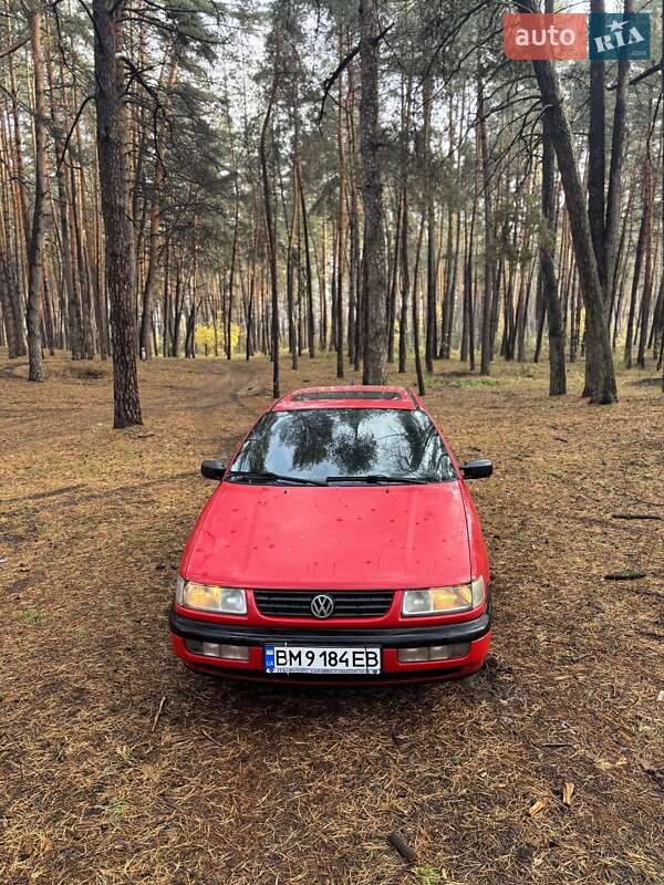Седан Volkswagen Passat 1993 в Ахтырке
