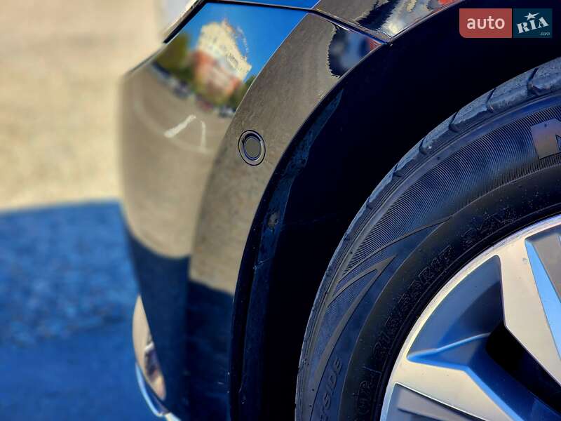 Седан Volkswagen Passat 2015 в Черновцах